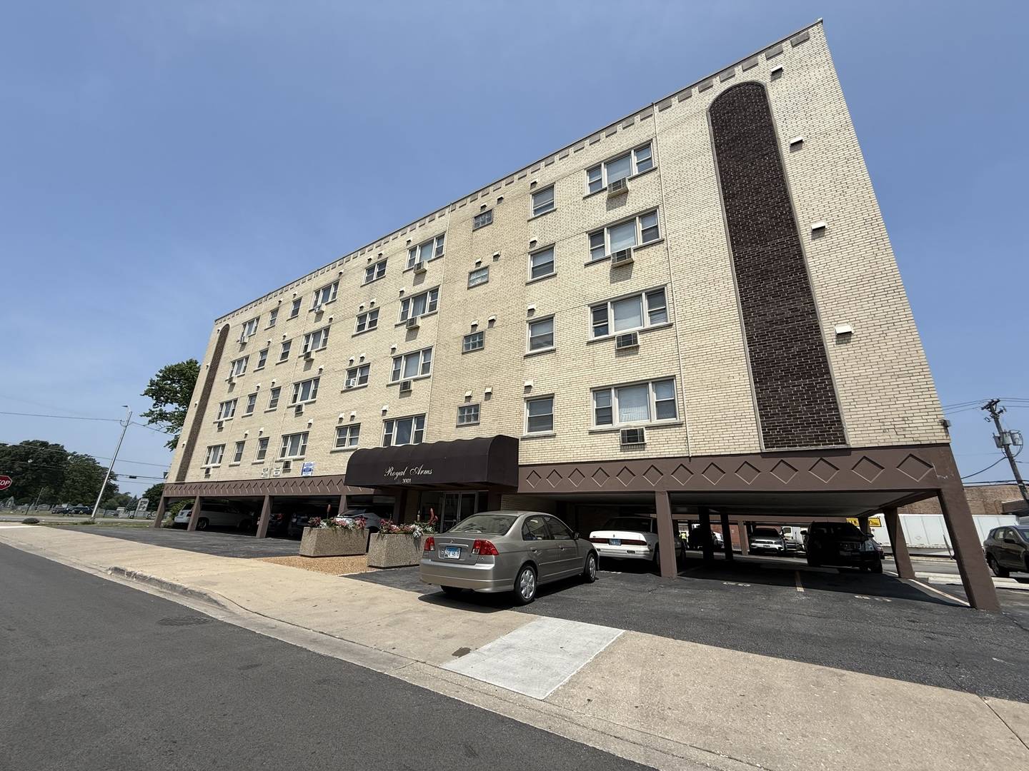 3001 Thatcher AVE #3M, River Grove, IL 60171