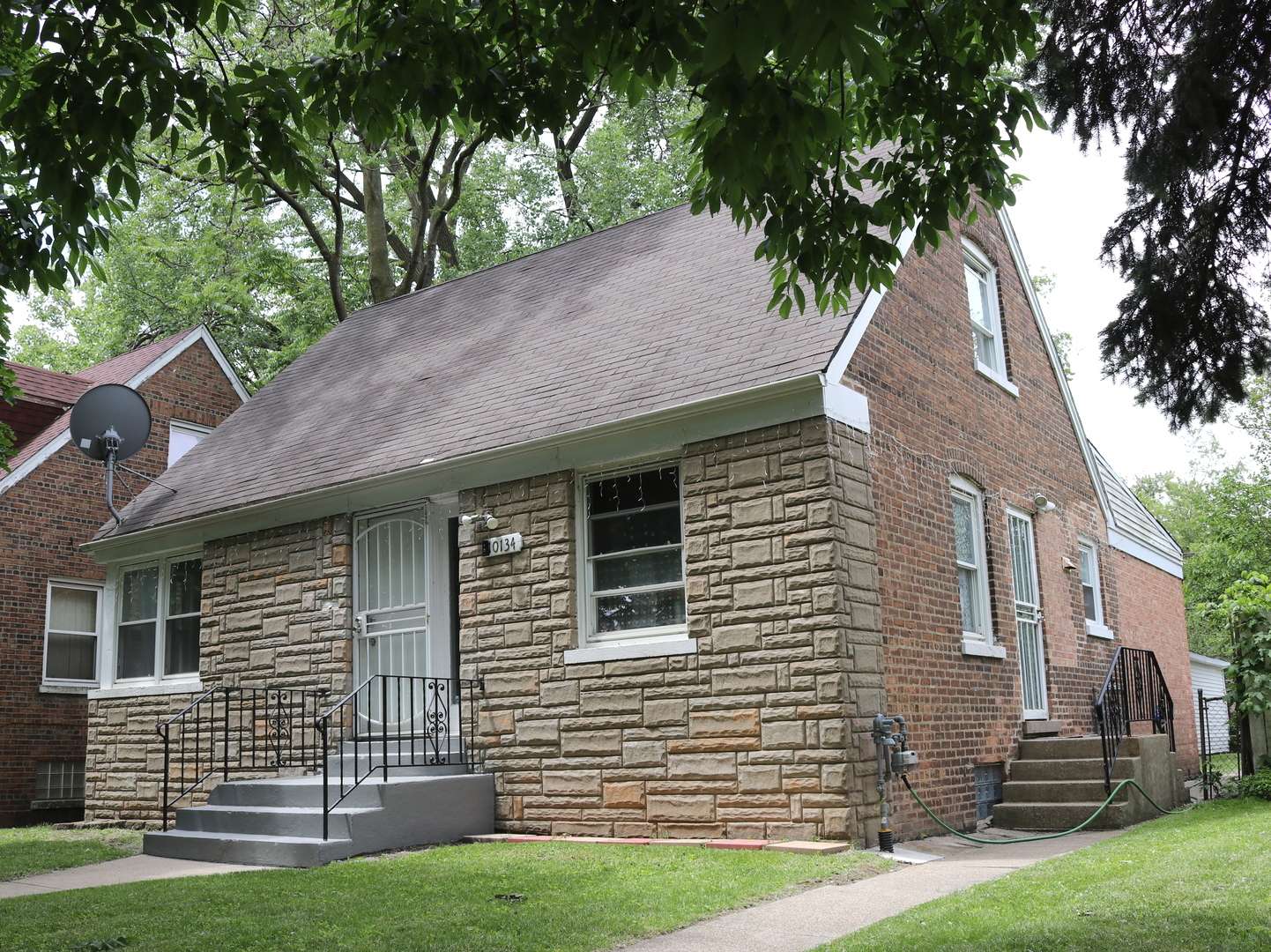 10134 S Bensley AVE, Chicago, IL 60617