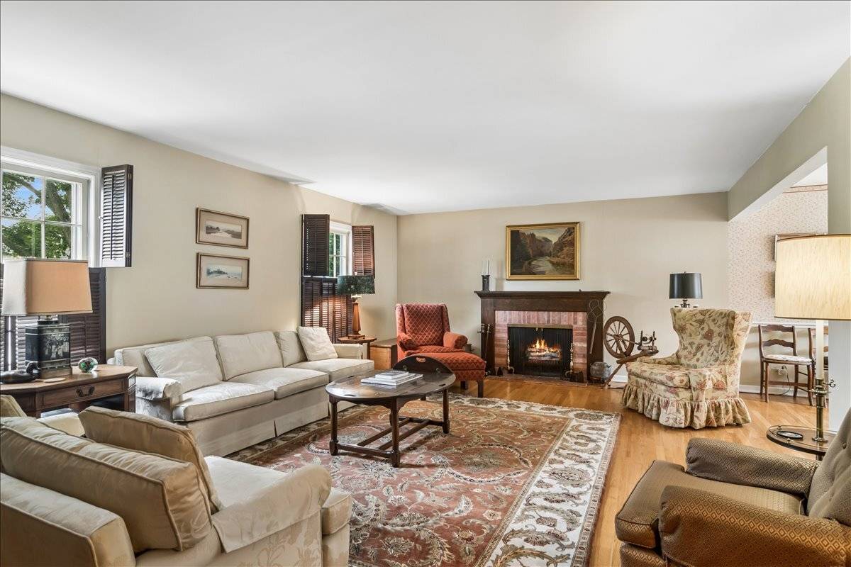 344 Wisconsin AVE, Barrington, IL 60010