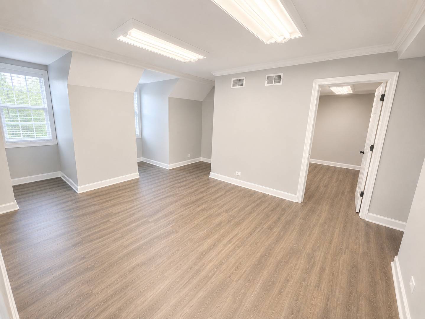 1624 W Colonial Pkwy, Inverness, IL 60067