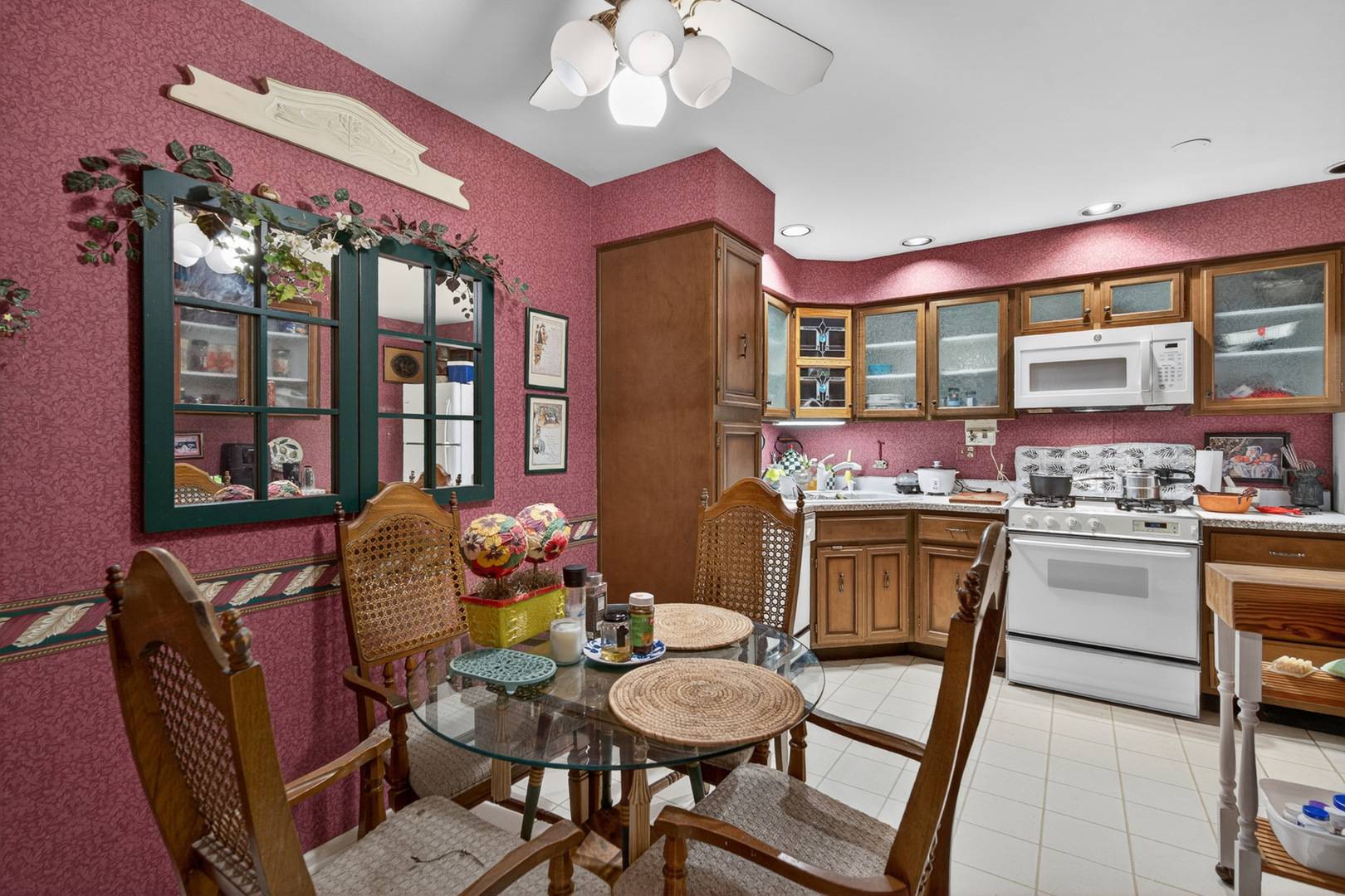 225 Lake BLVD #545, Buffalo Grove, IL 60089