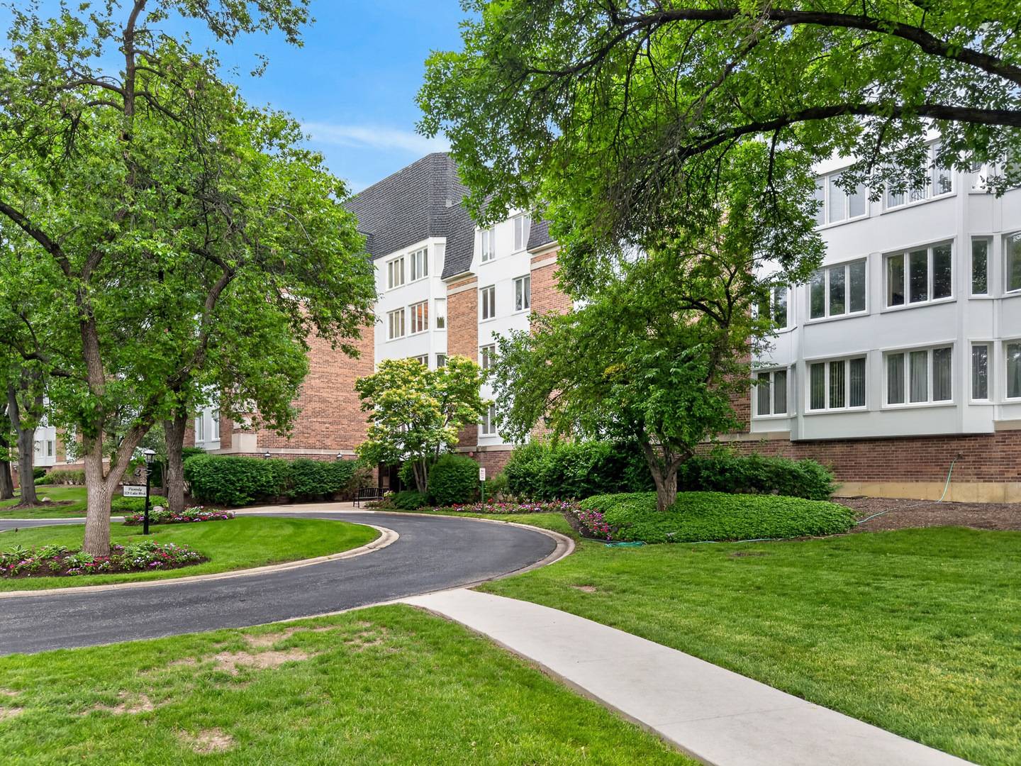 225 Lake BLVD #545, Buffalo Grove, IL 60089