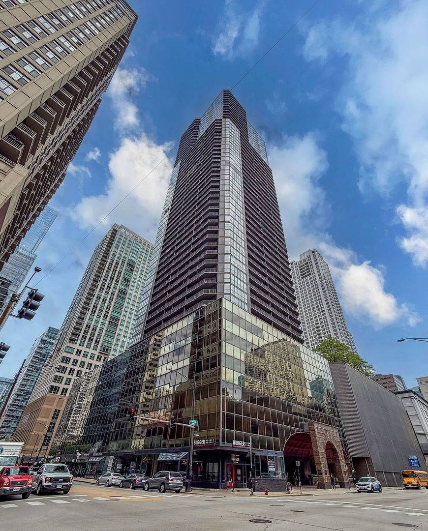 10 E Ontario ST #4903, Chicago, IL 60611