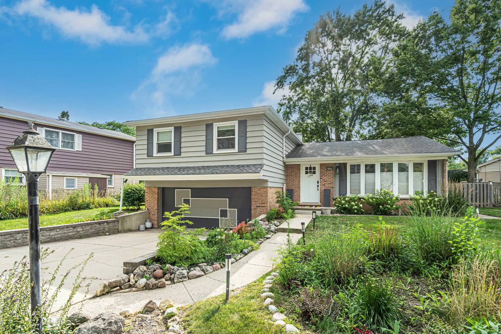 1806 N Park DR, Mount Prospect, IL 60056