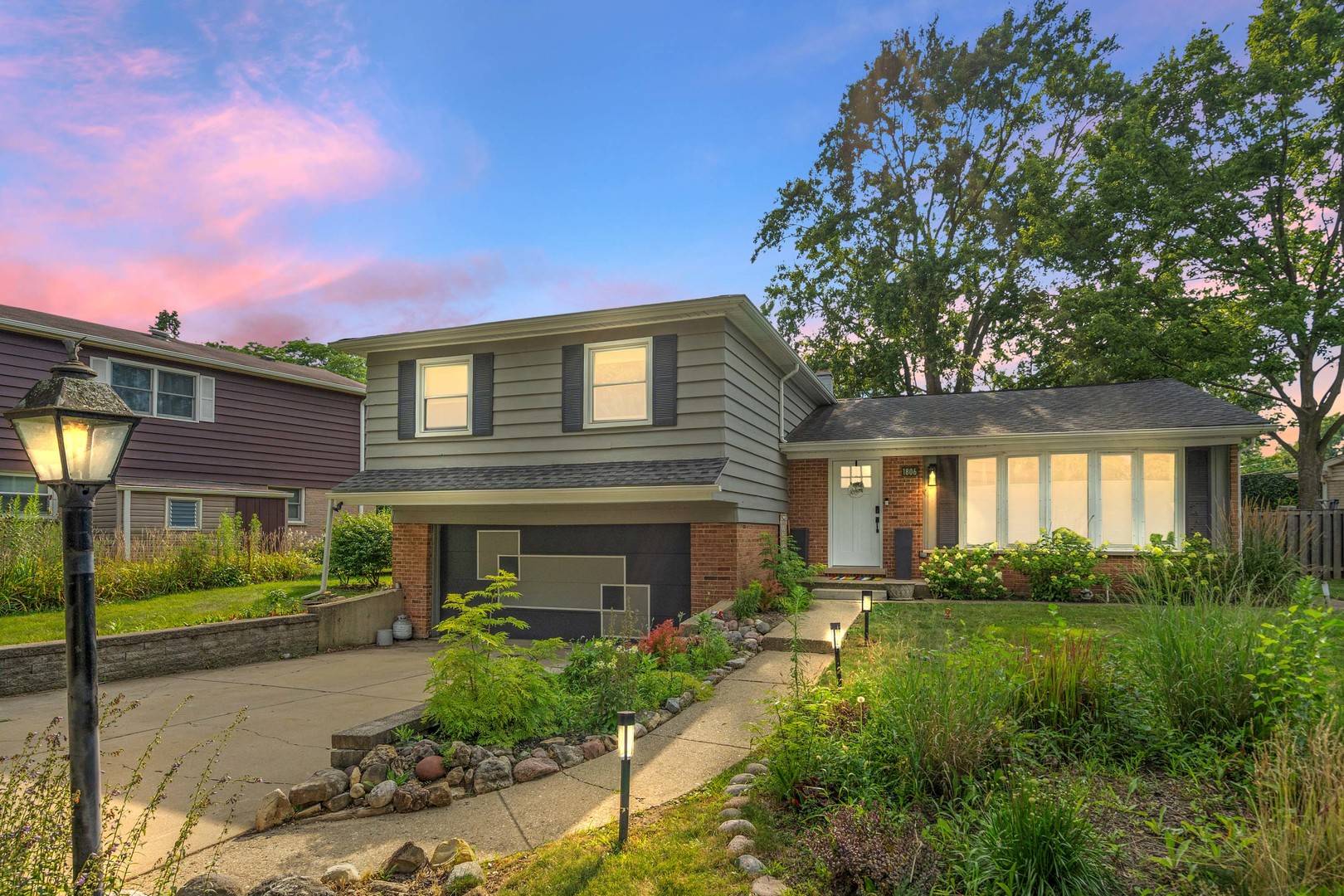1806 N Park DR, Mount Prospect, IL 60056