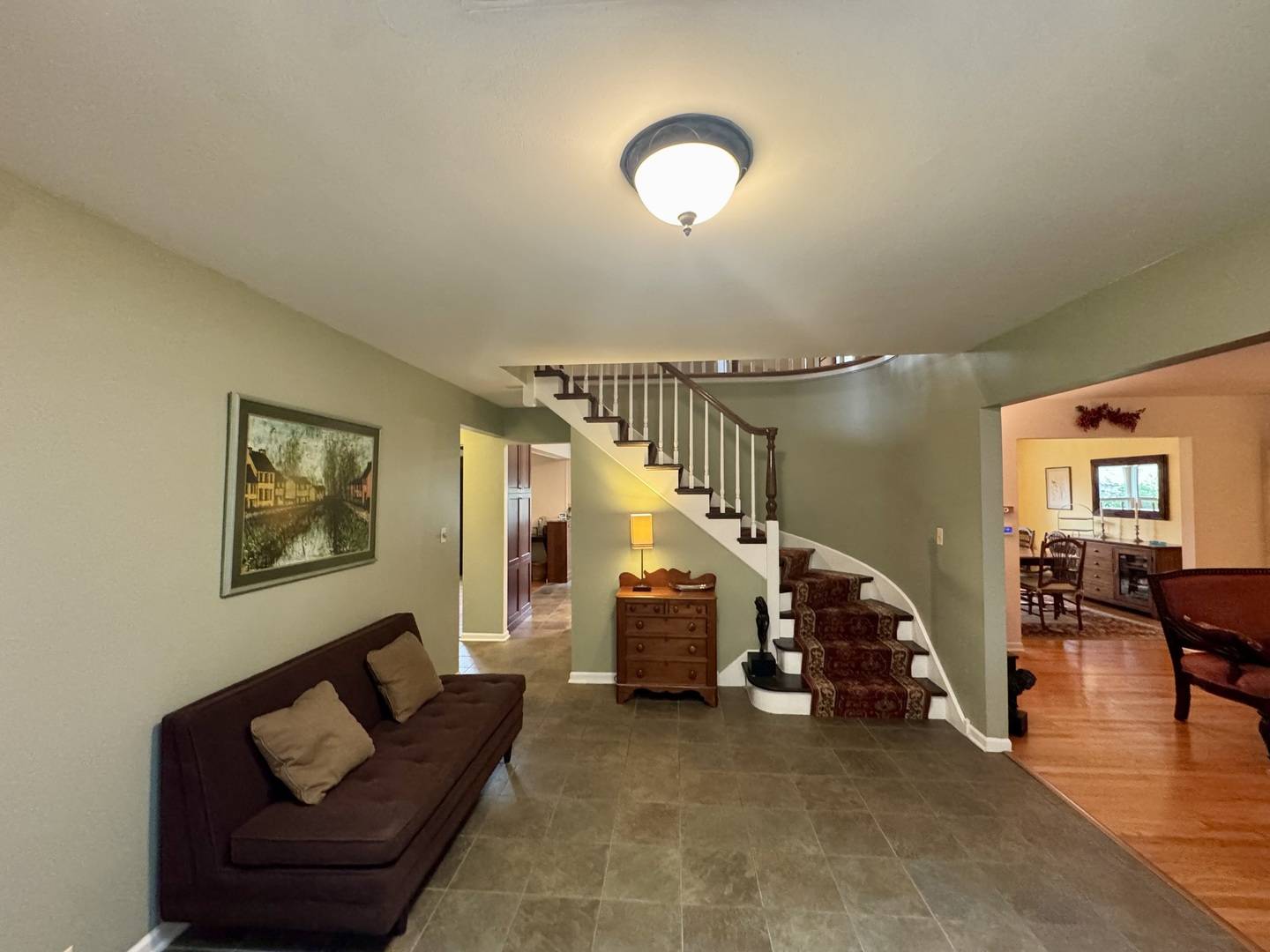 2736 Covert RD, Glenview, IL 60025