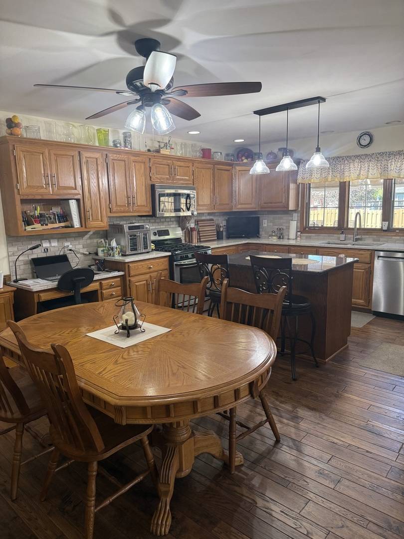 1609 Lorraine DR, Sandwich, IL 60548