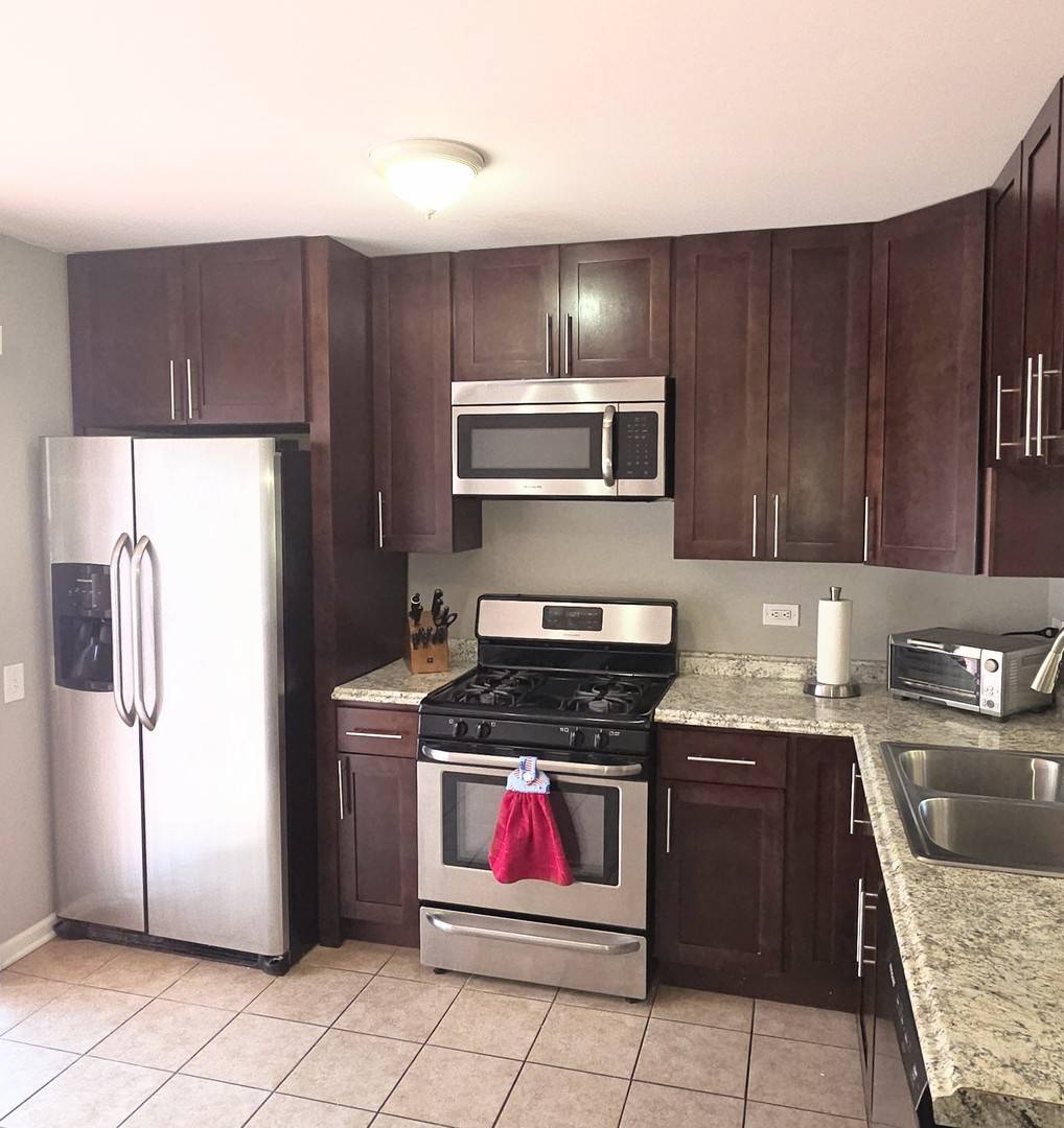 2053 Teton Pkwy, Algonquin, IL 60102