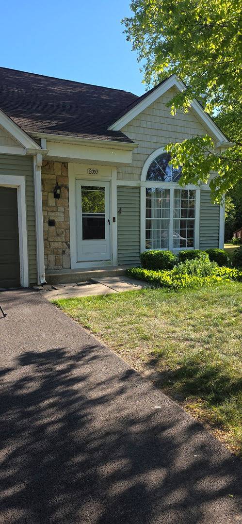 2053 Teton Pkwy, Algonquin, IL 60102