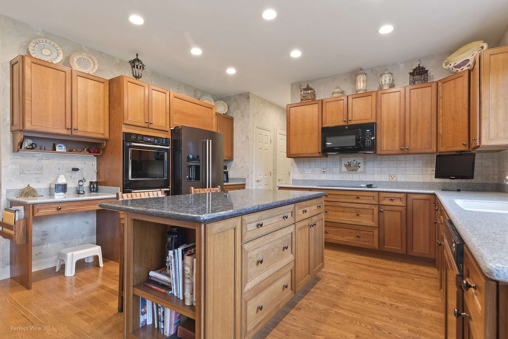 6650 White Pine WAY, Libertyville, IL 60048