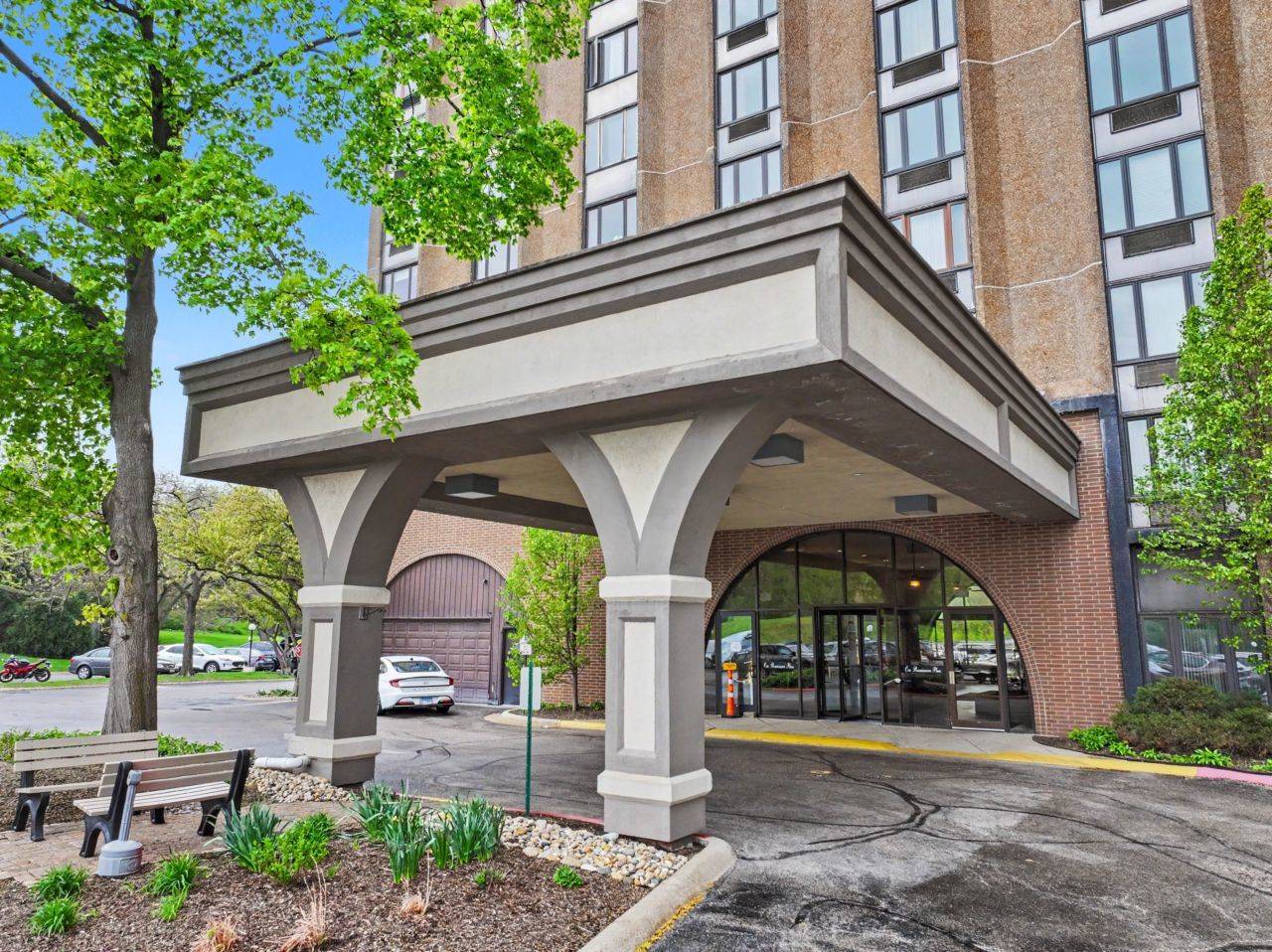 1 Renaissance PL #1105, Palatine, IL 60067