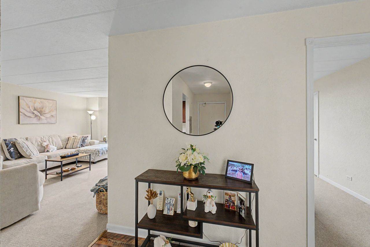 1 Renaissance PL #1105, Palatine, IL 60067