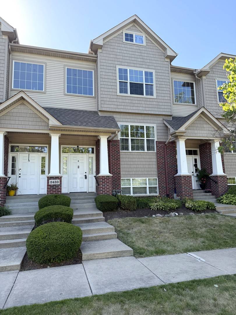 2433 RIVER OAKS LN #4, Rockford, IL 61102
