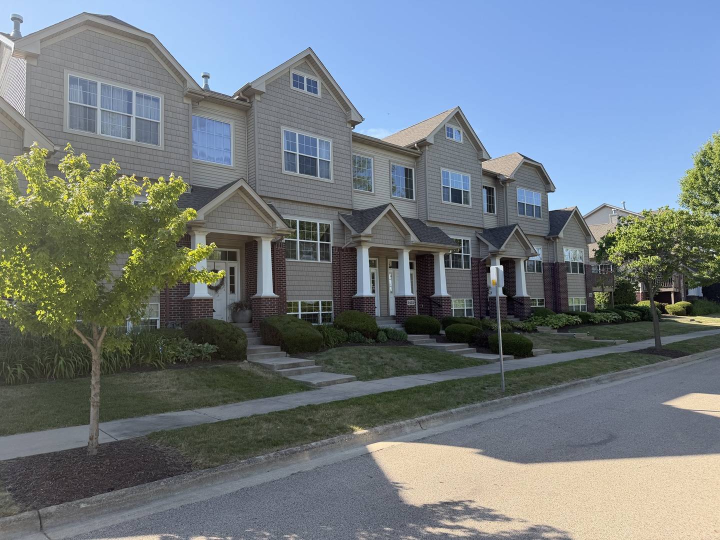 2433 RIVER OAKS LN #4, Rockford, IL 61102