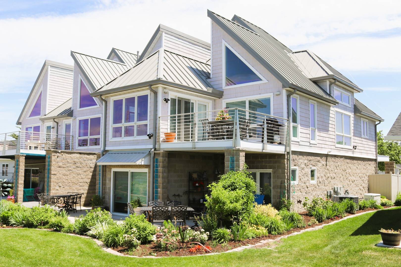 173 Beacon Harbor CIR, East Moline, IL 61244