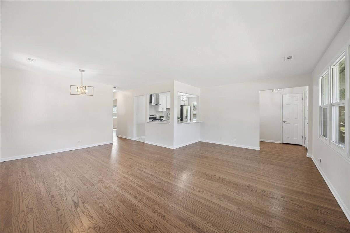 2410 Sunnyside AVE, Westchester, IL 60154