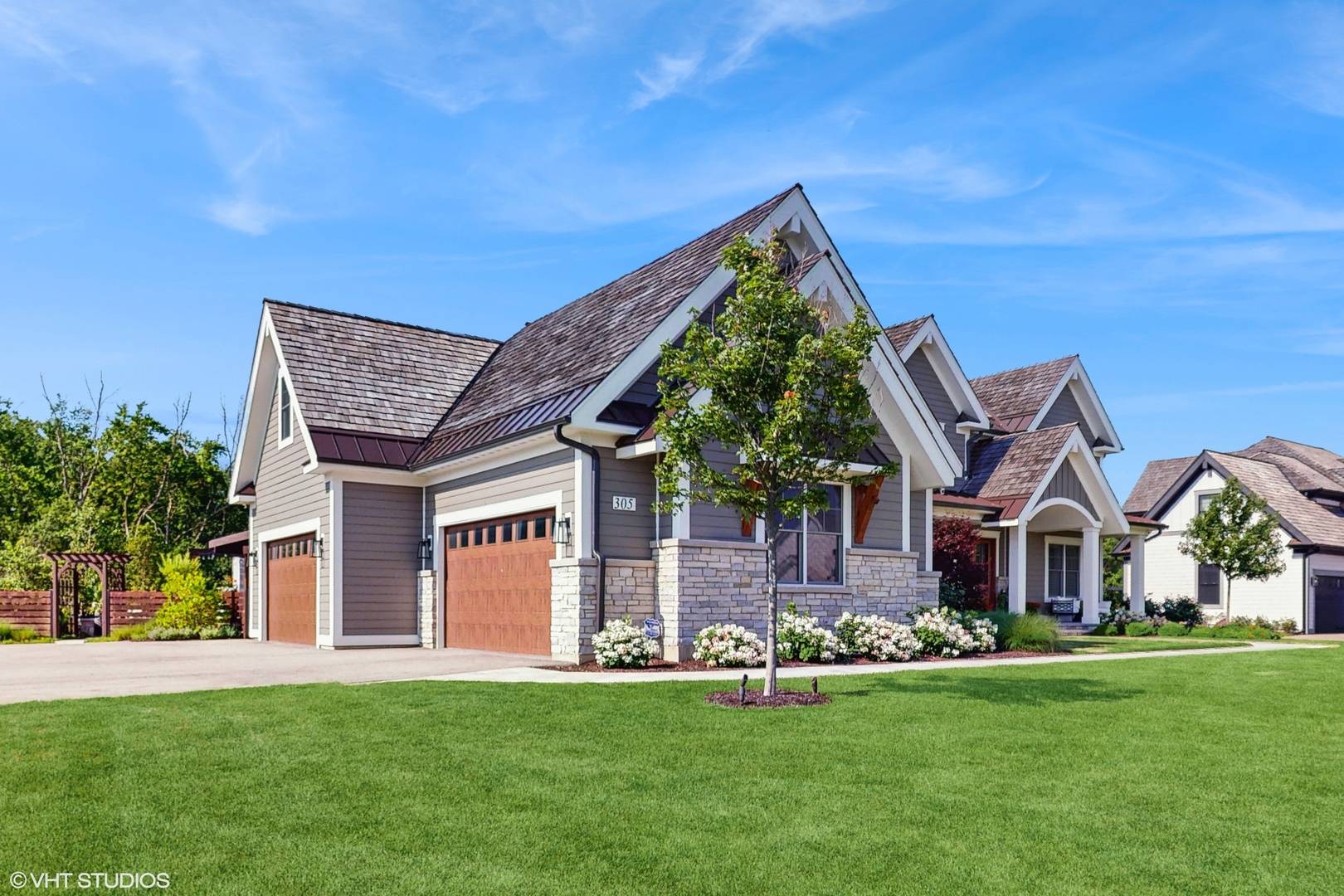 305 Briarwood LN, Lincolnshire, IL 60069