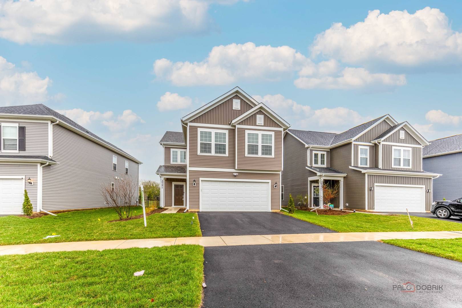 2751 Lawlor LN, Naperville, IL 60564