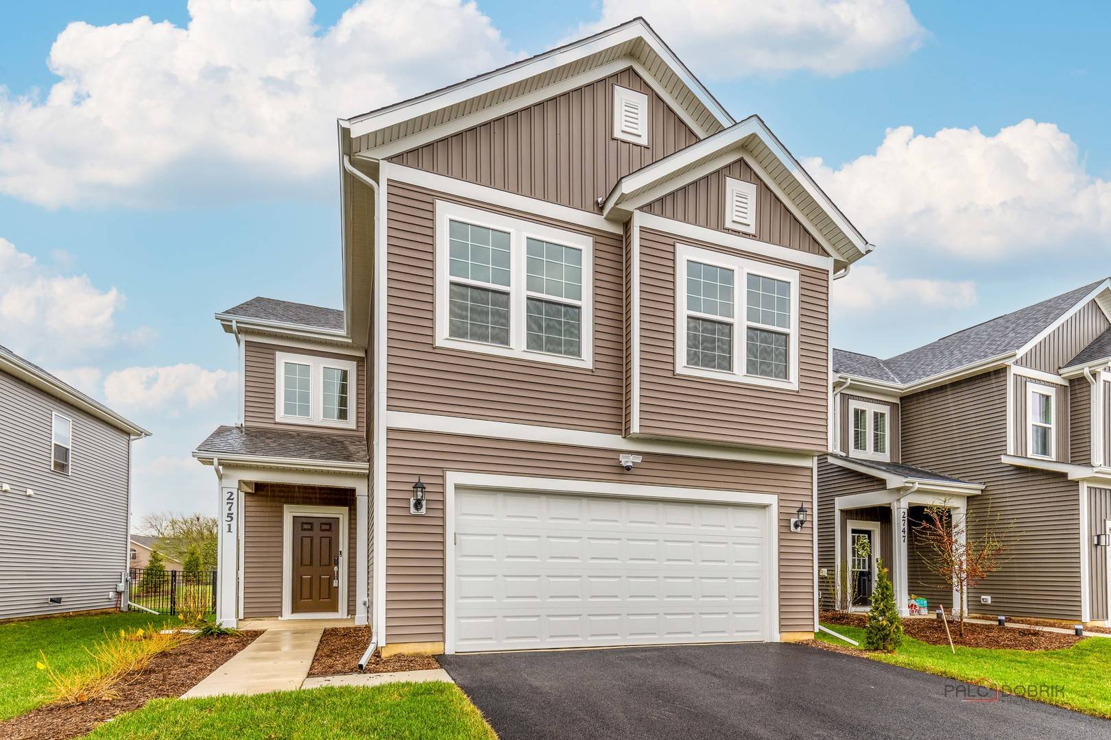 2751 Lawlor LN, Naperville, IL 60564
