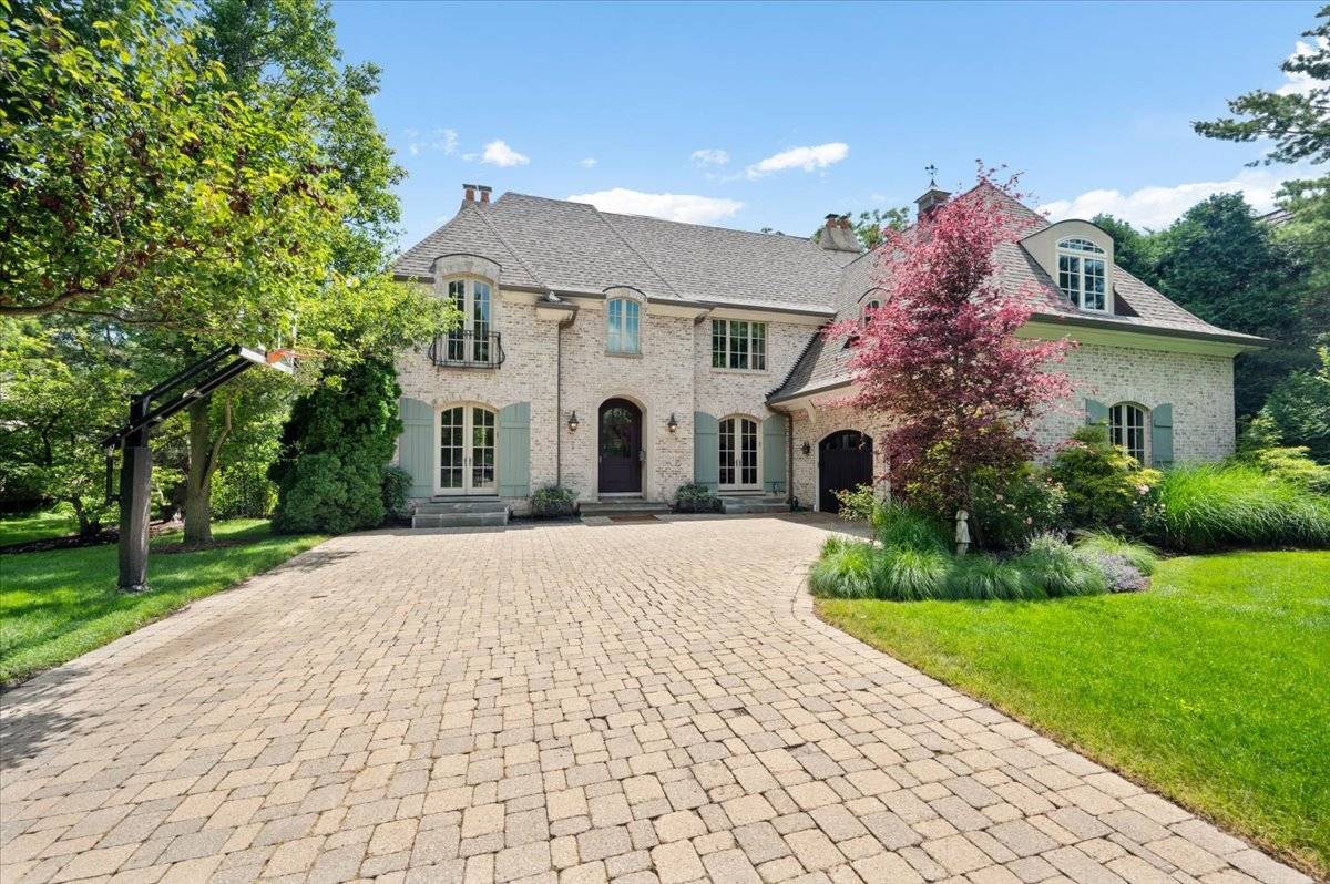 1235 Longmeadow LN, Glencoe, IL 60022