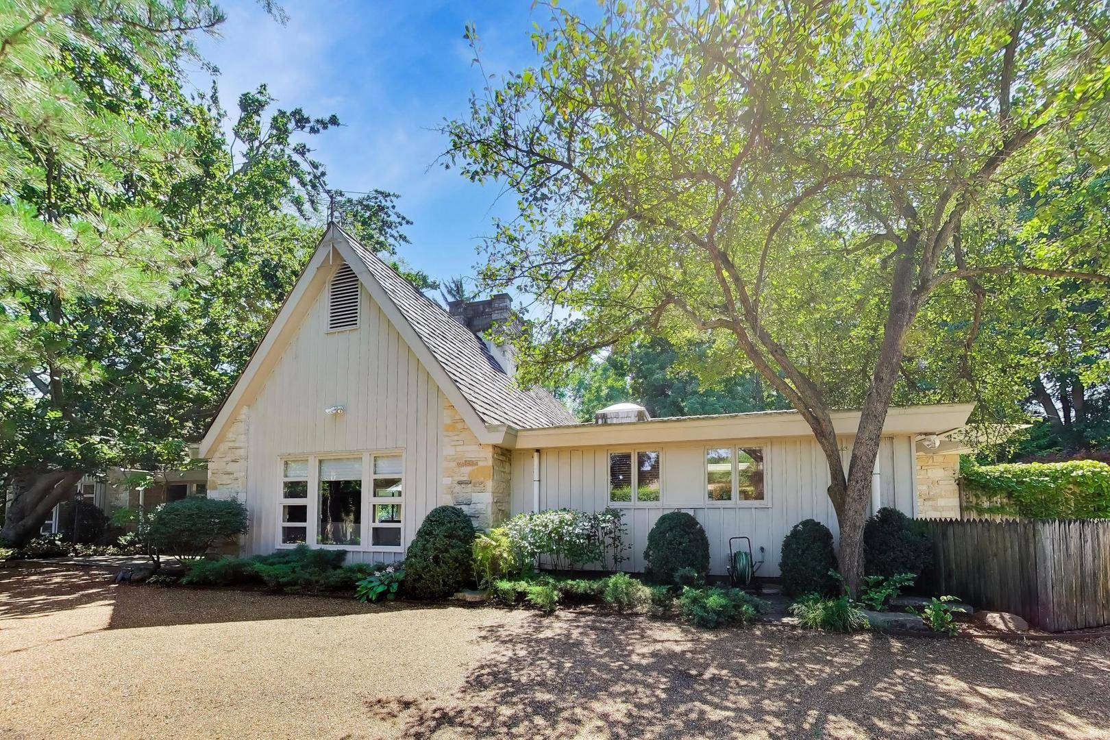 42 Woodley RD, Winnetka, IL 60093