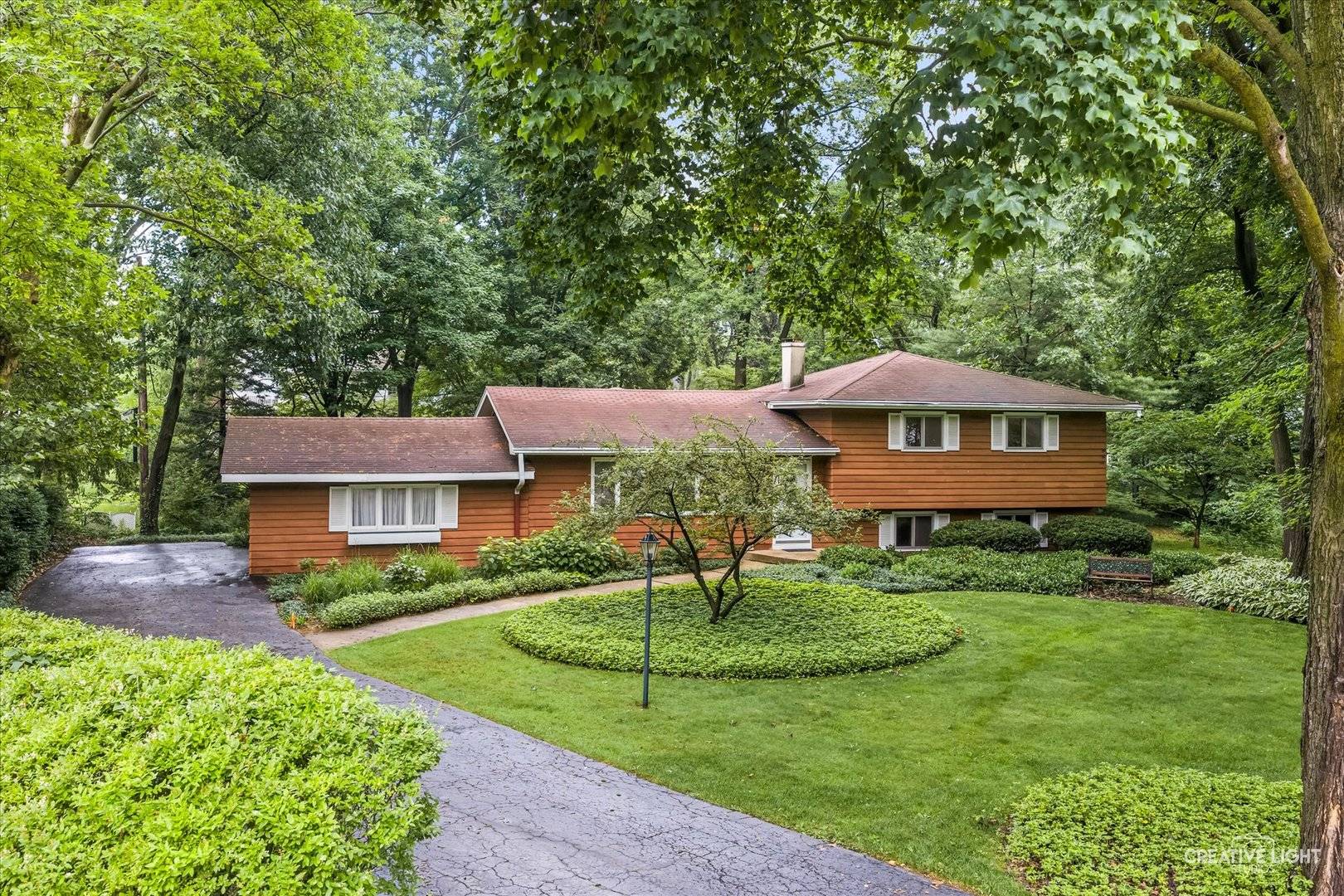 21 Golden Larch CT, Naperville, IL 60540