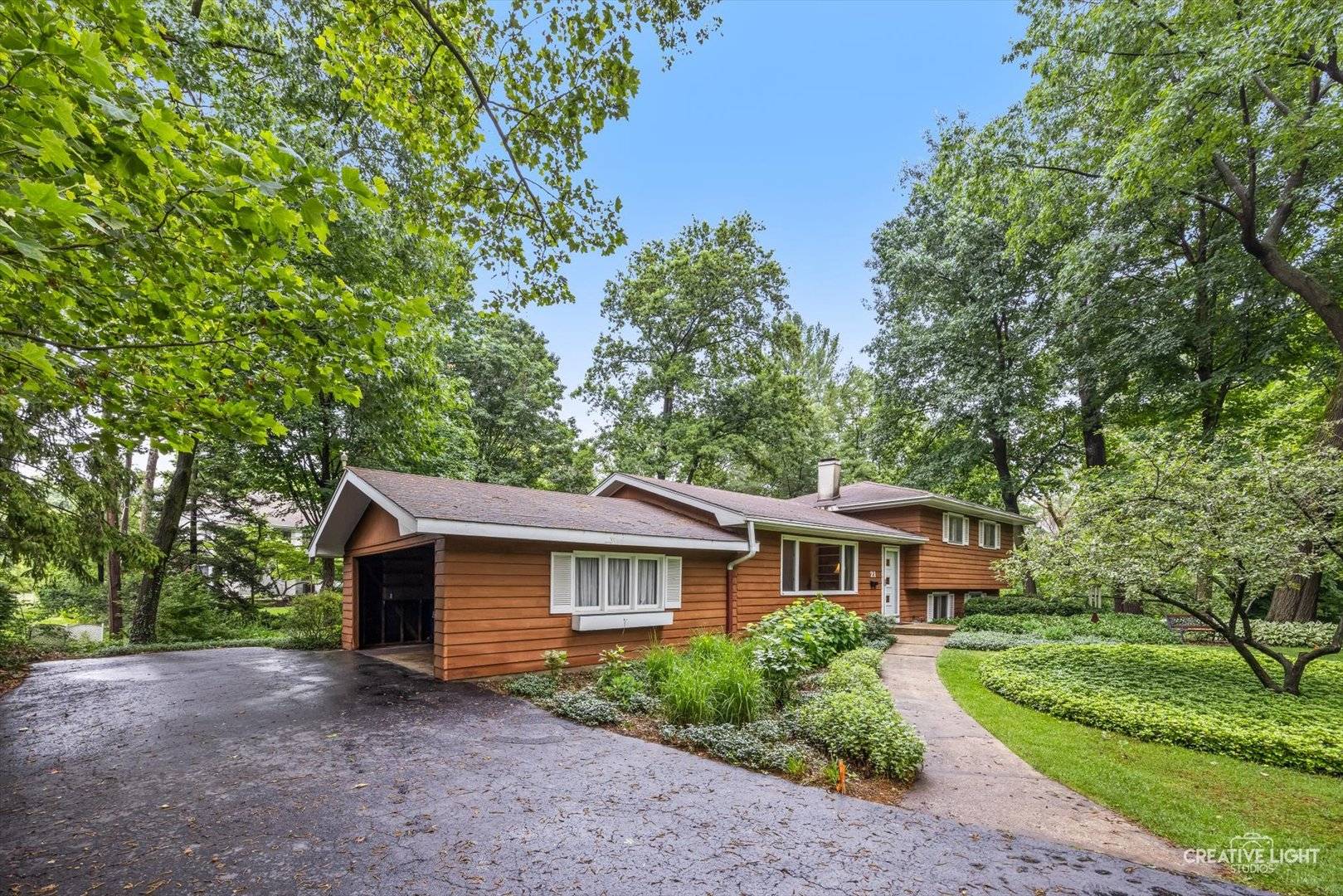 21 Golden Larch CT, Naperville, IL 60540