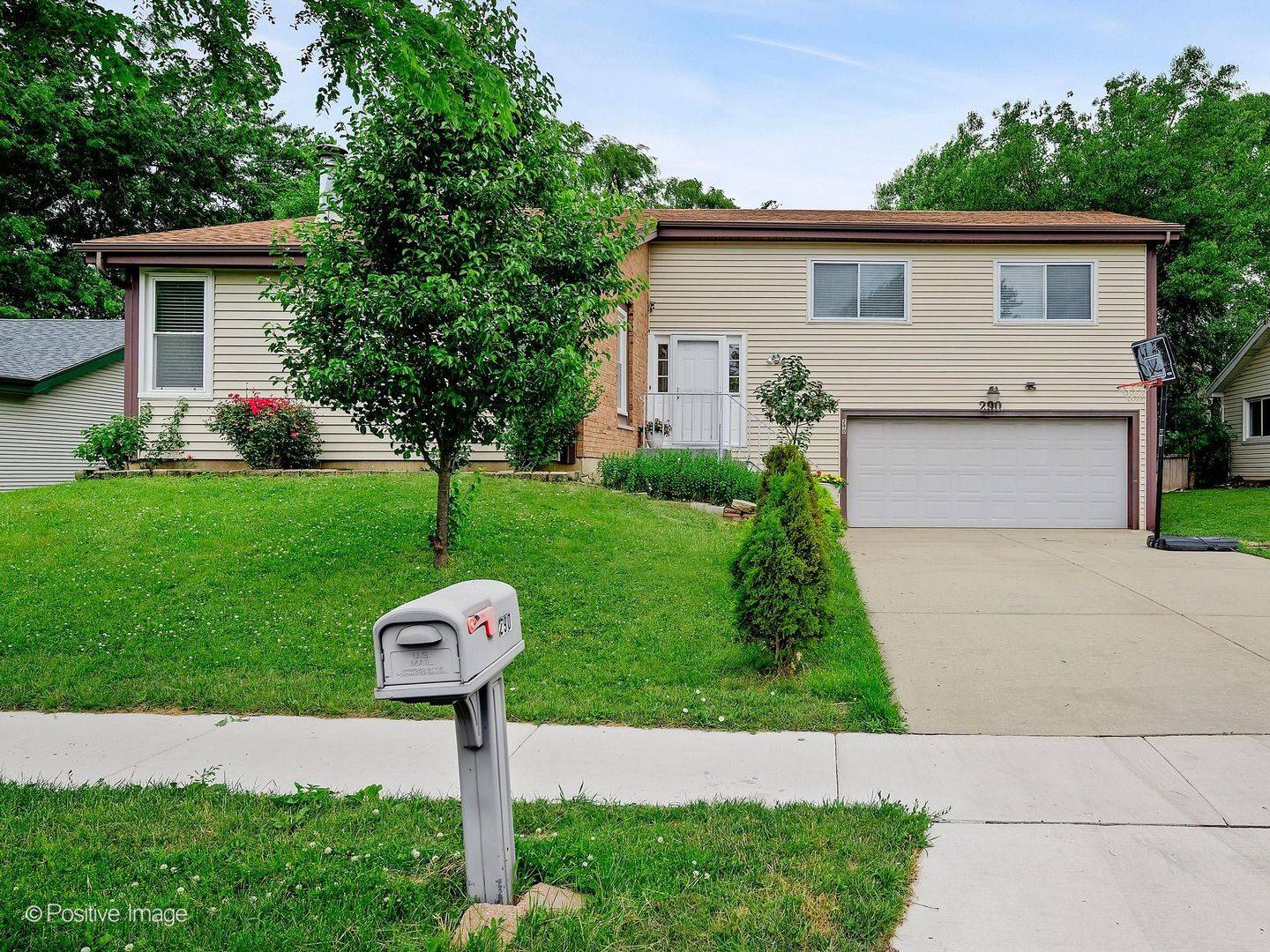 290 LOVELAND DR, Glendale Heights, IL 60139