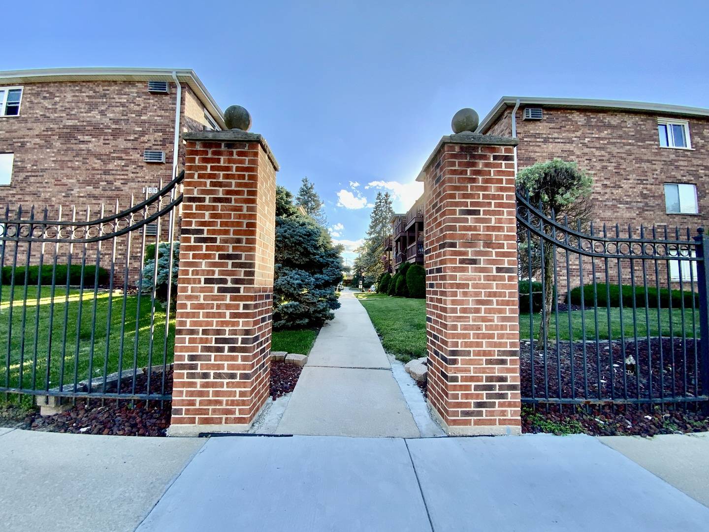 14810 S Kilpatrick AVE #411, Midlothian, IL 60445