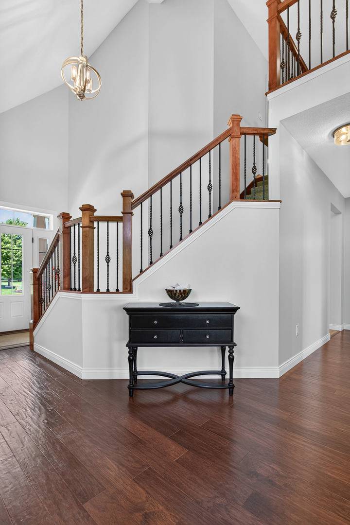 2199 E Lomar ST, Eldridge, IA 52748