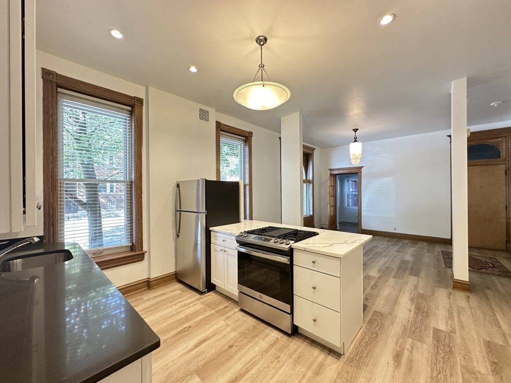 3559 N Ashland AVE #1R, Chicago, IL 60657