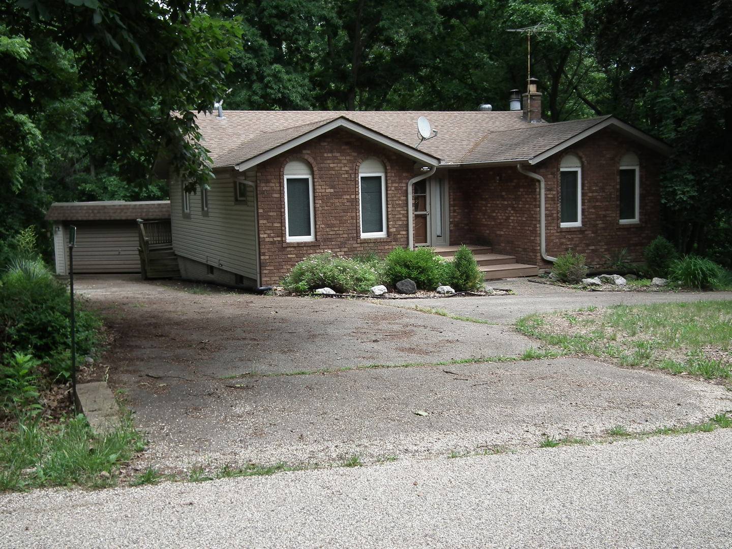 18 Sheridan DR, Putnam, IL 61560
