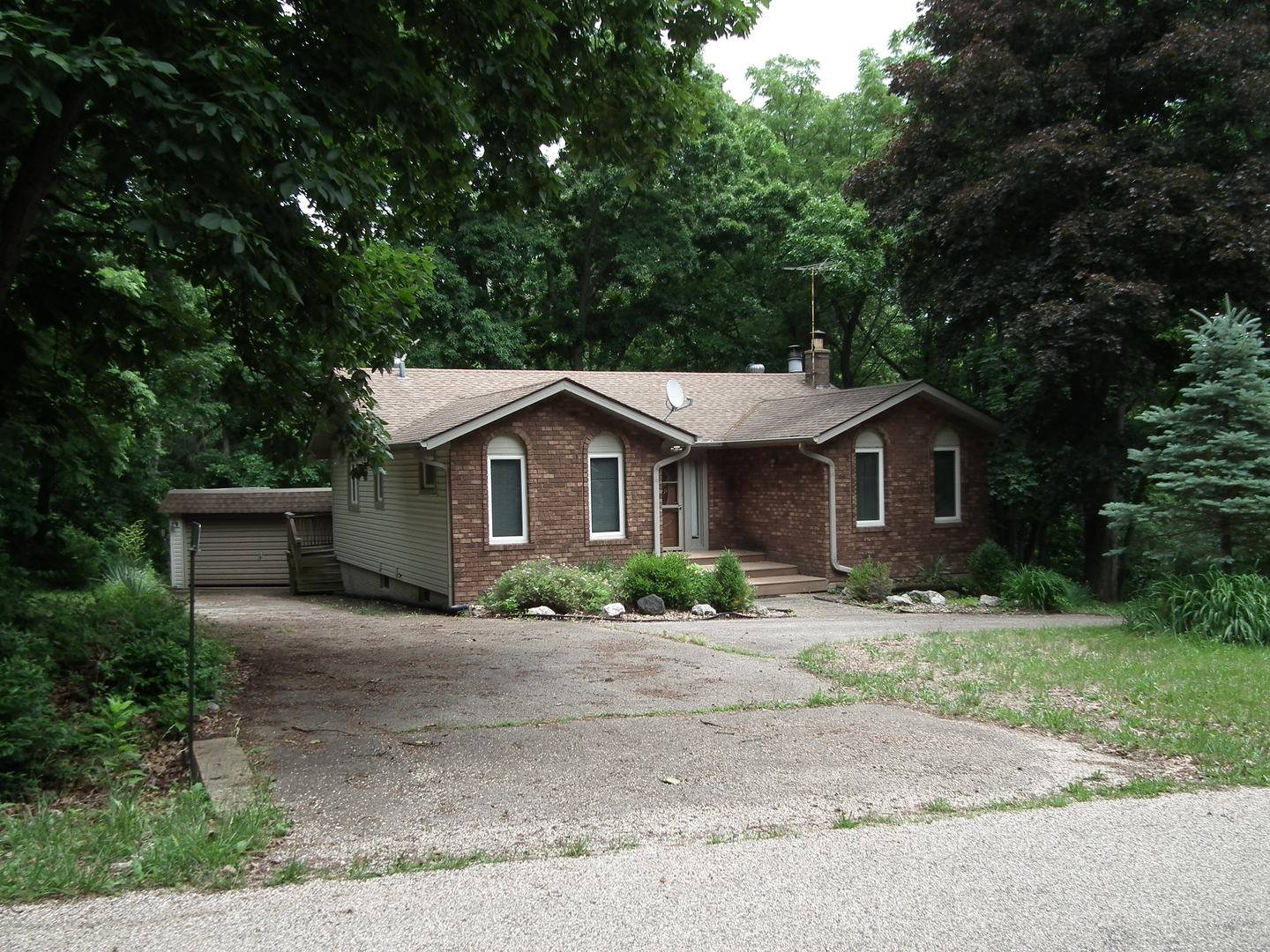 18 Sheridan DR, Putnam, IL 61560
