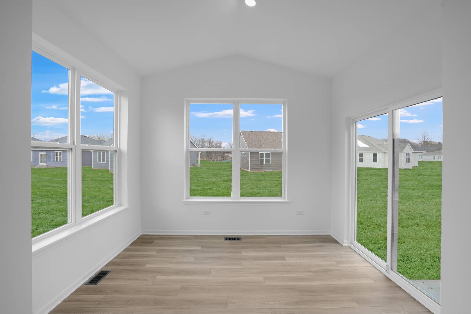 1257 Prairie Ridge TRL, Antioch, IL 60002