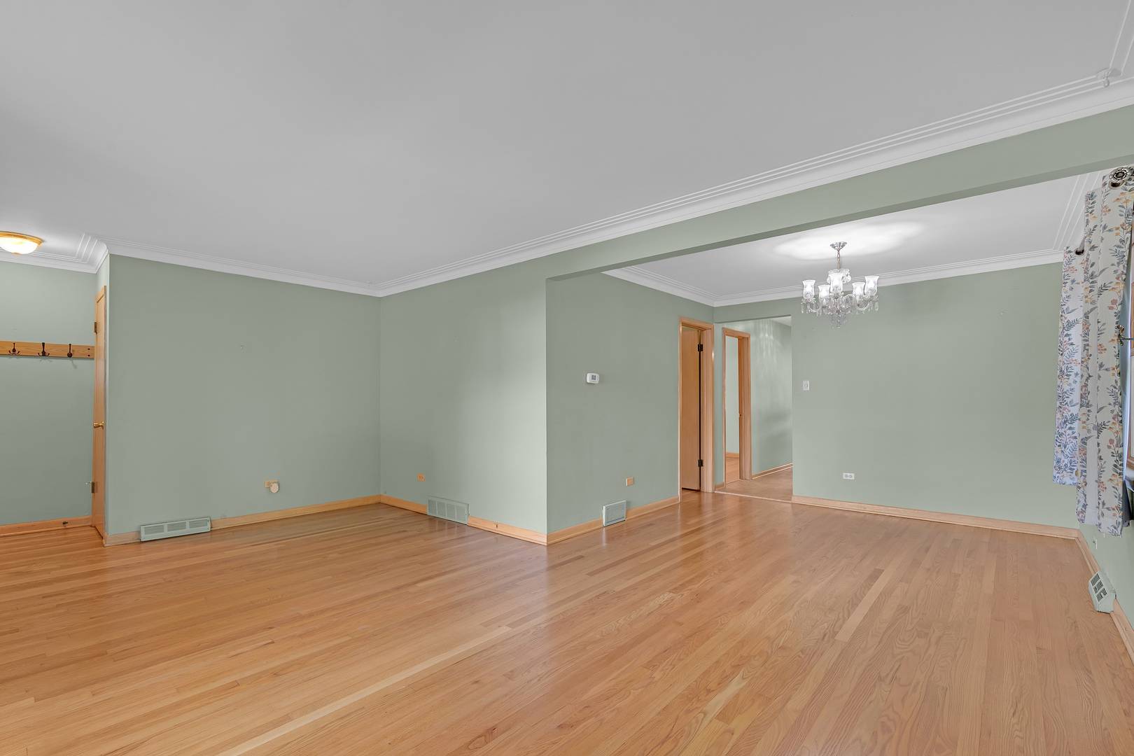 9804 S Springfield AVE, Evergreen Park, IL 60805