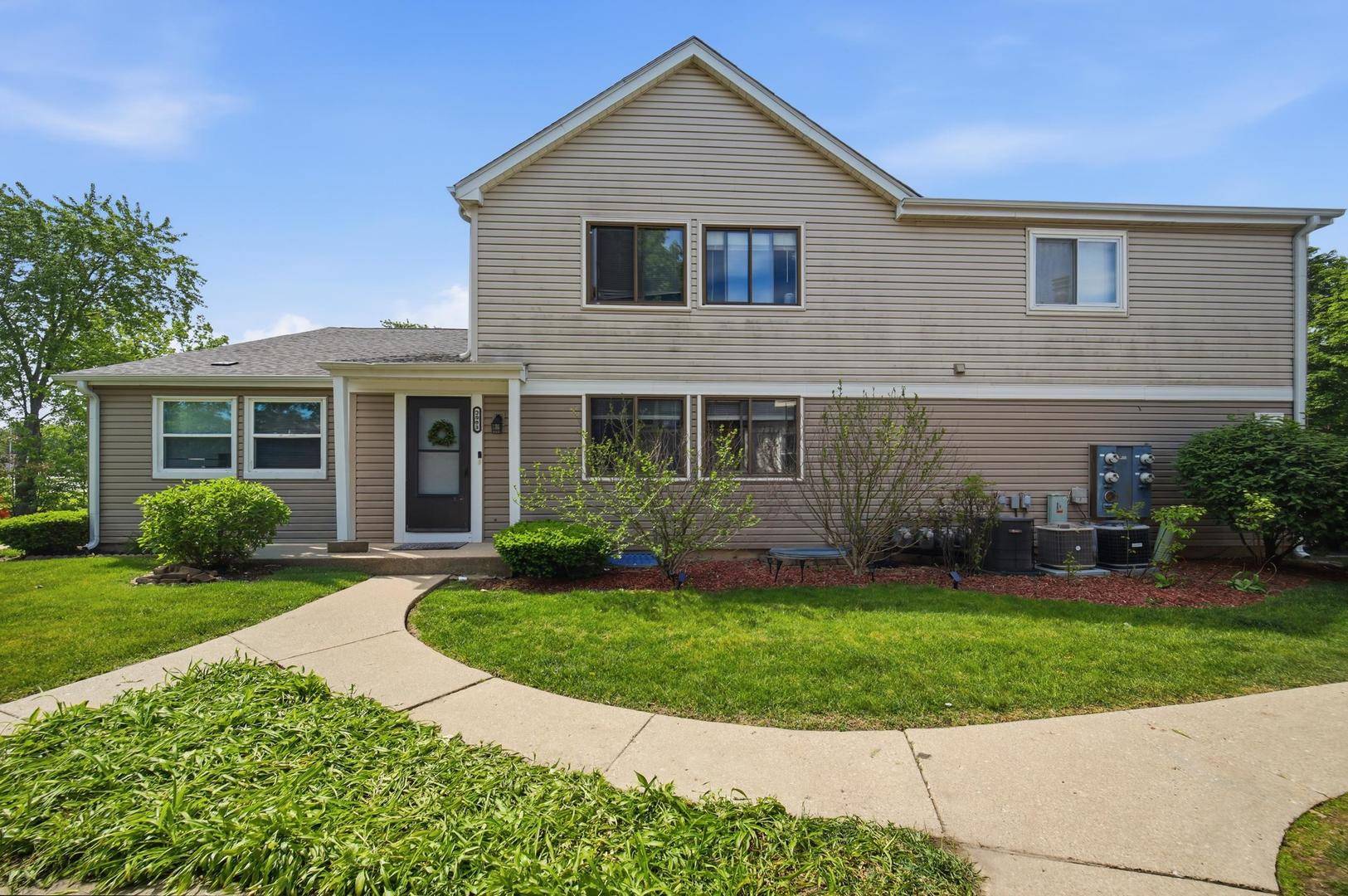 2081 N Ginger CIR, Palatine, IL 60074