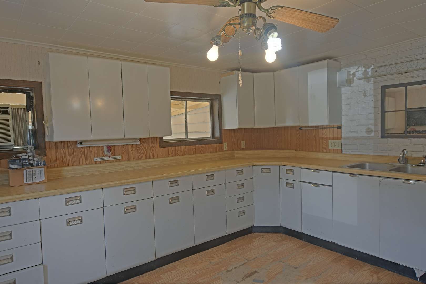 312 N West ST, Marengo, IL 60152