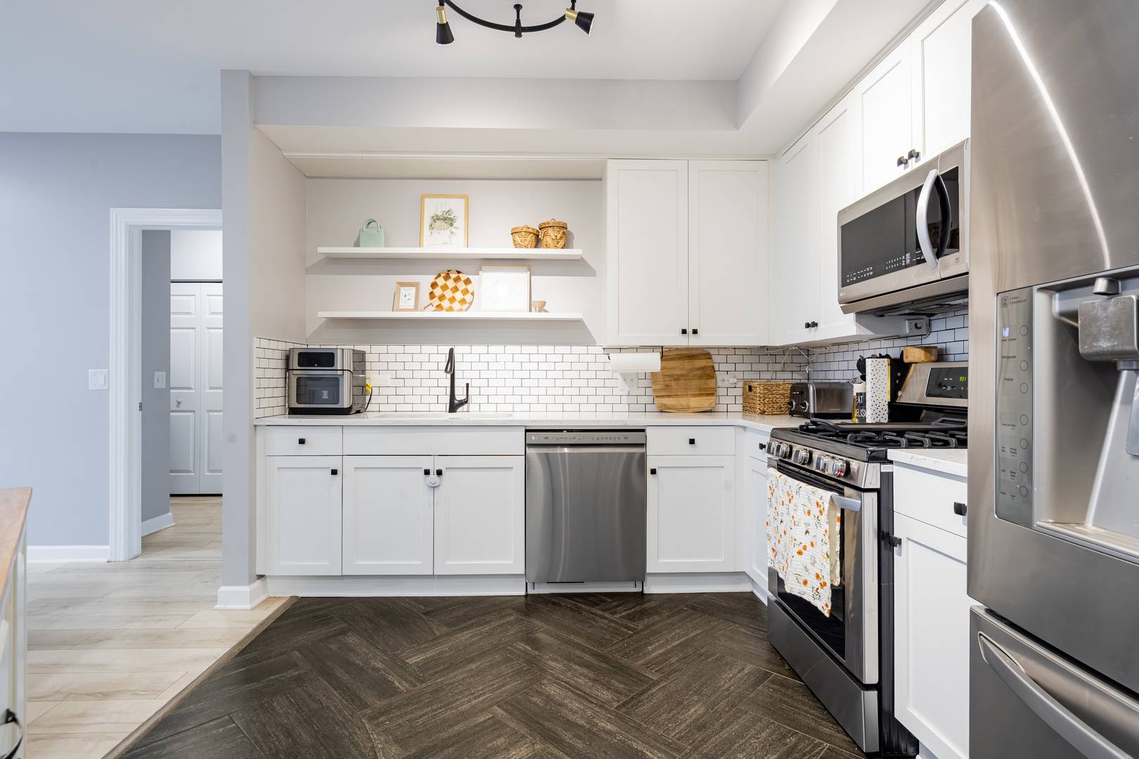 8340 Callie AVE #104, Morton Grove, IL 60053