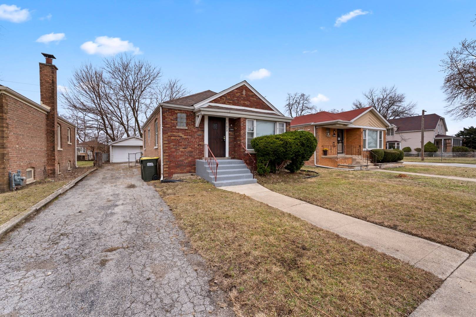 13904 S Tracy AVE, Riverdale, IL 60827