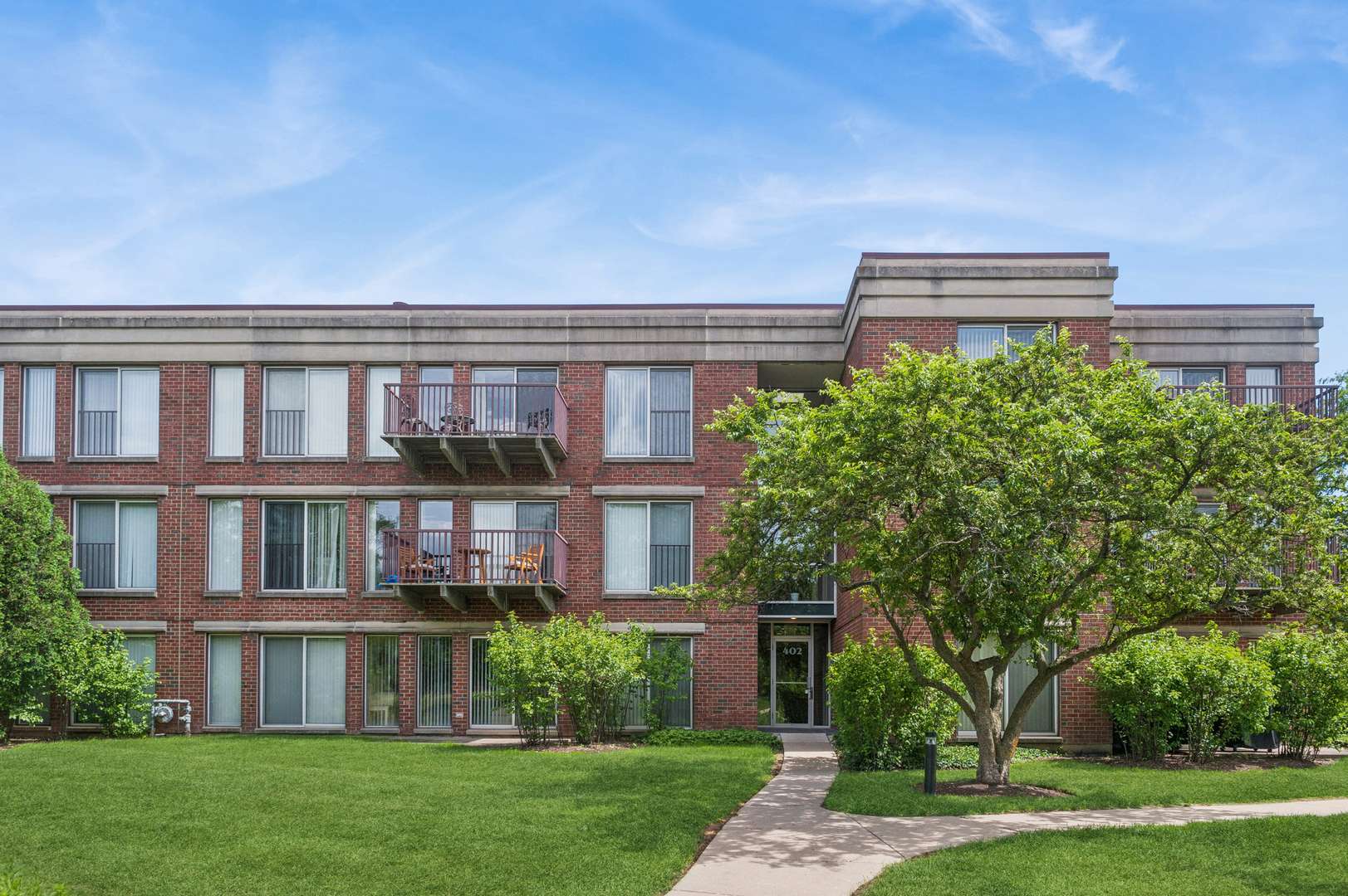 402 Kelburn RD #323, Deerfield, IL 60015