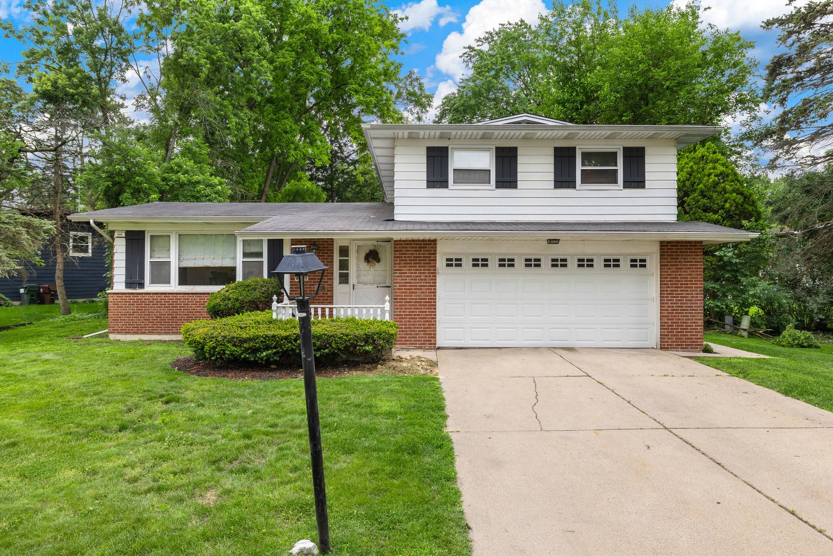 804 W Manor CT, Glenwood, IL 60425