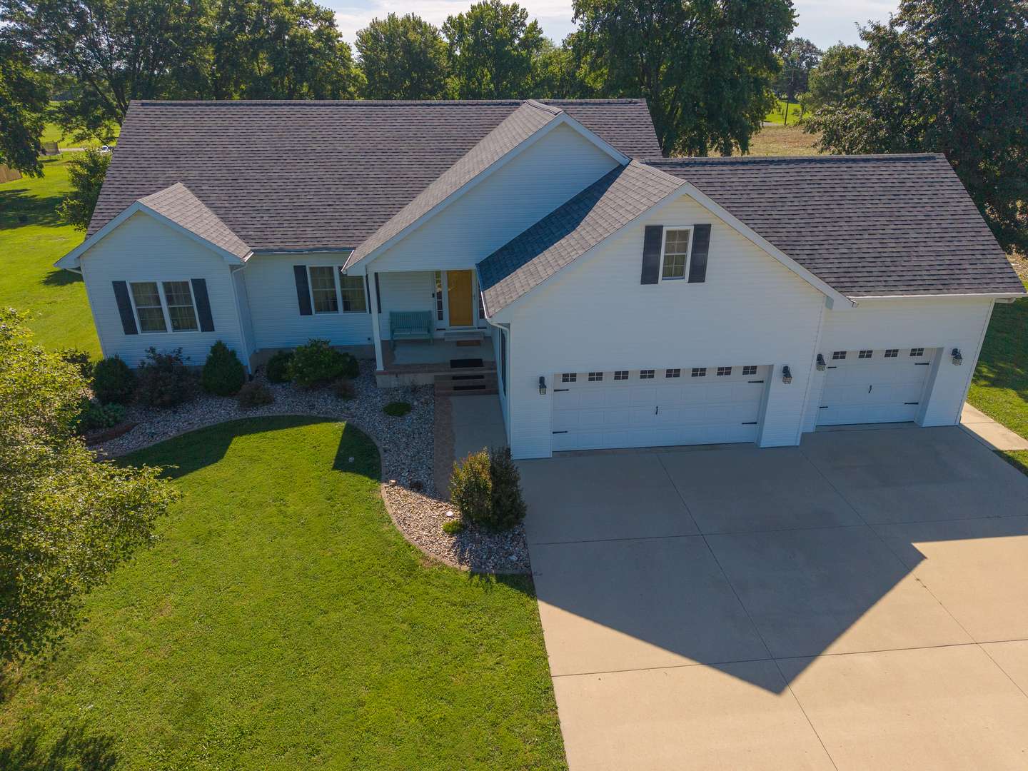 112 Pheasant RUN, Woodlawn, IL 62898