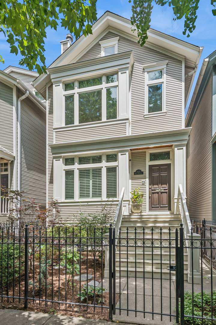 1032 W Montana ST, Chicago, IL 60614