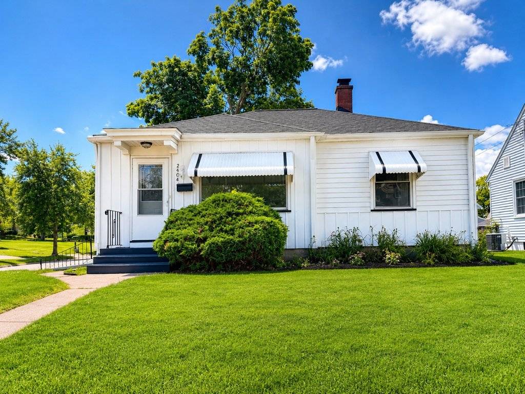 2404 MYRTLE ST, Davenport, IA 52804