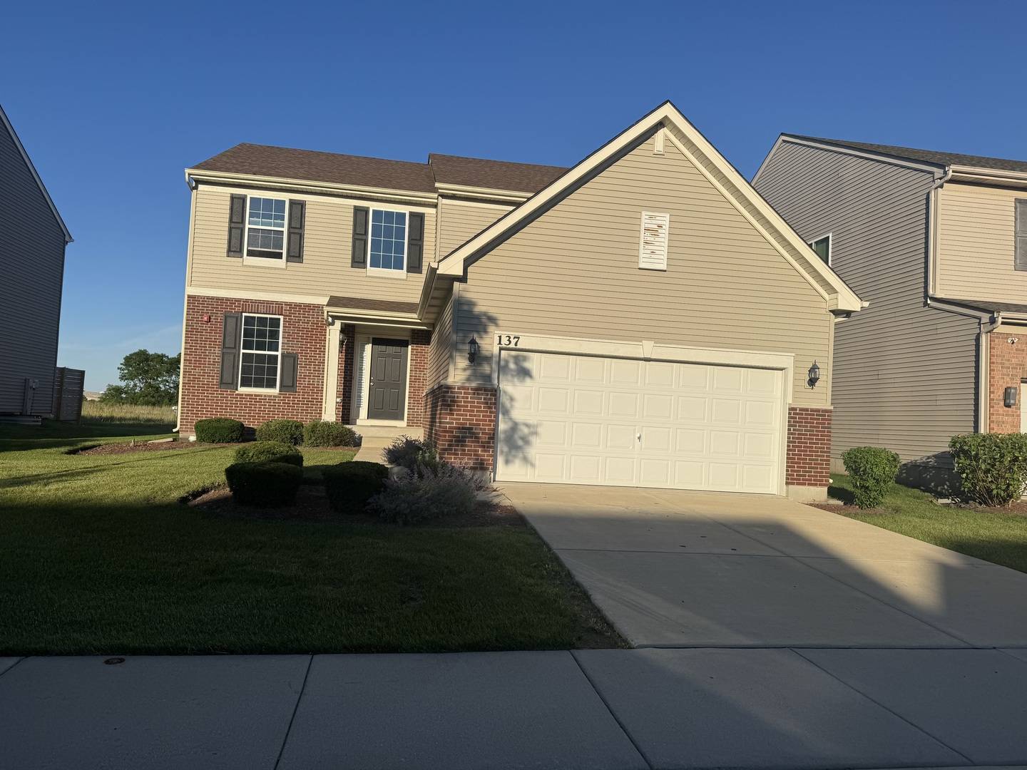 137 Lawrence LN, Matteson, IL 60443