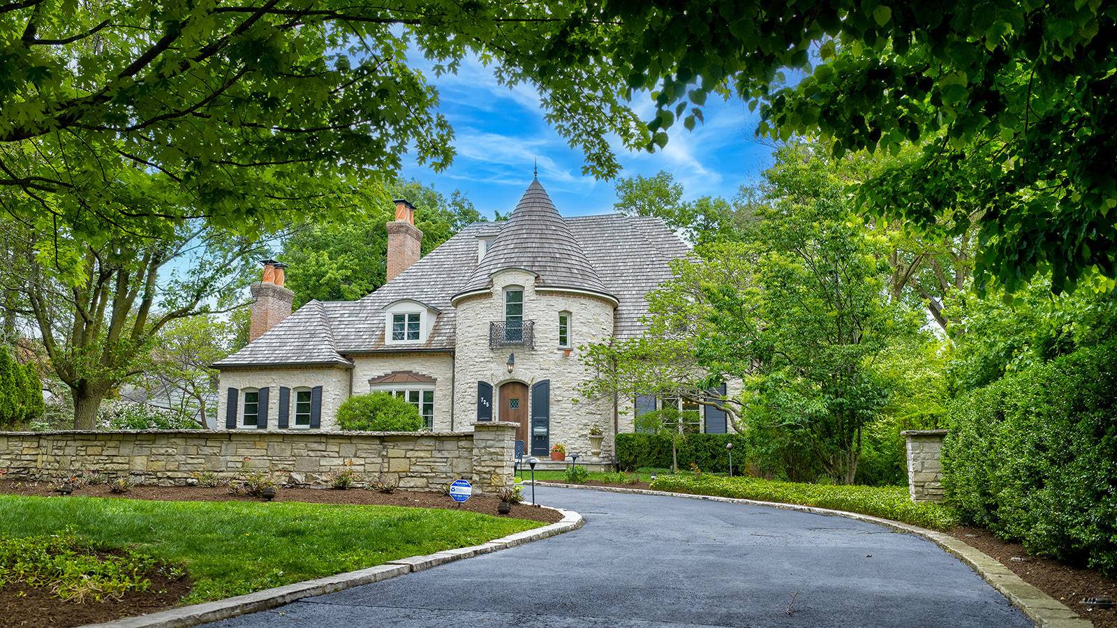 725 Valley RD, Glencoe, IL 60022