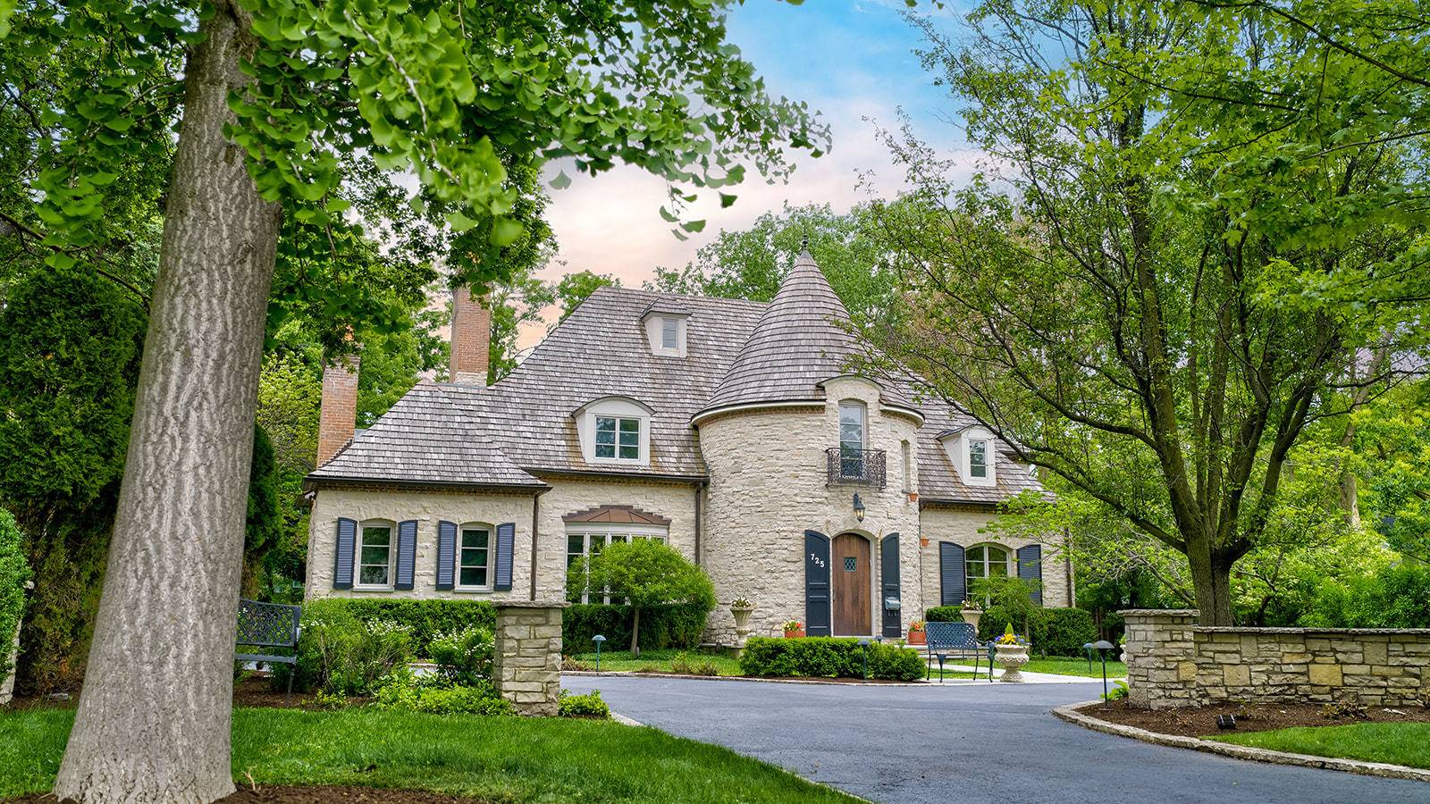 725 Valley RD, Glencoe, IL 60022