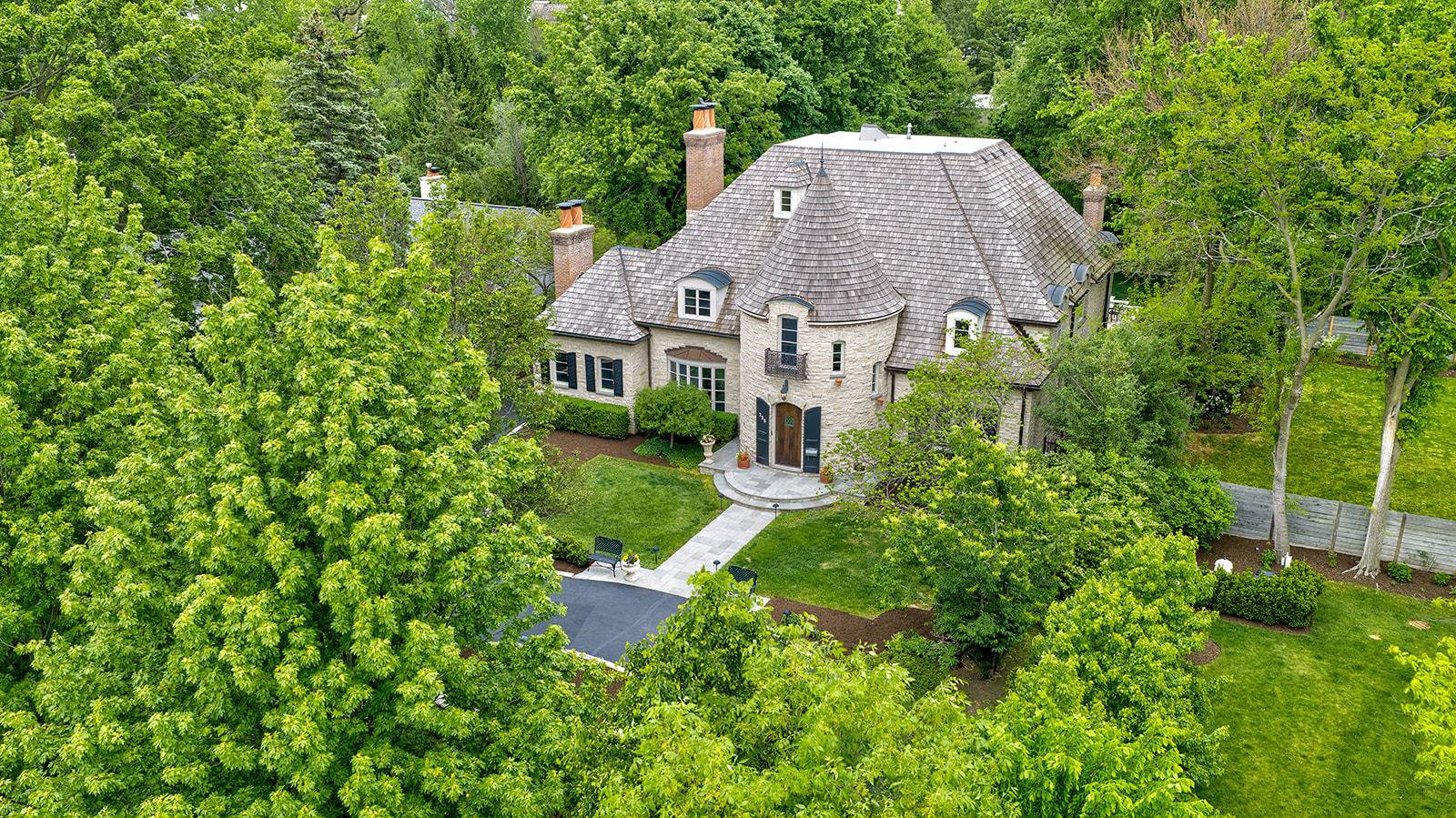 725 Valley RD, Glencoe, IL 60022
