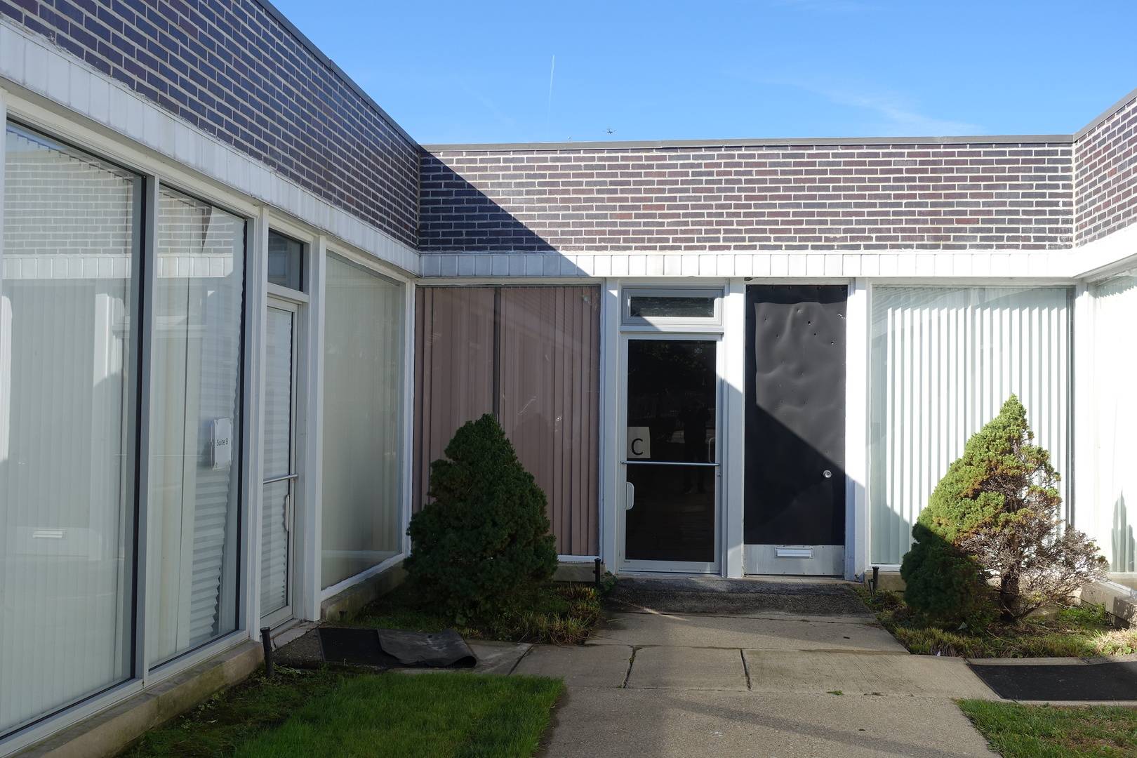 3300 W Peterson AVE, Chicago, IL 60659