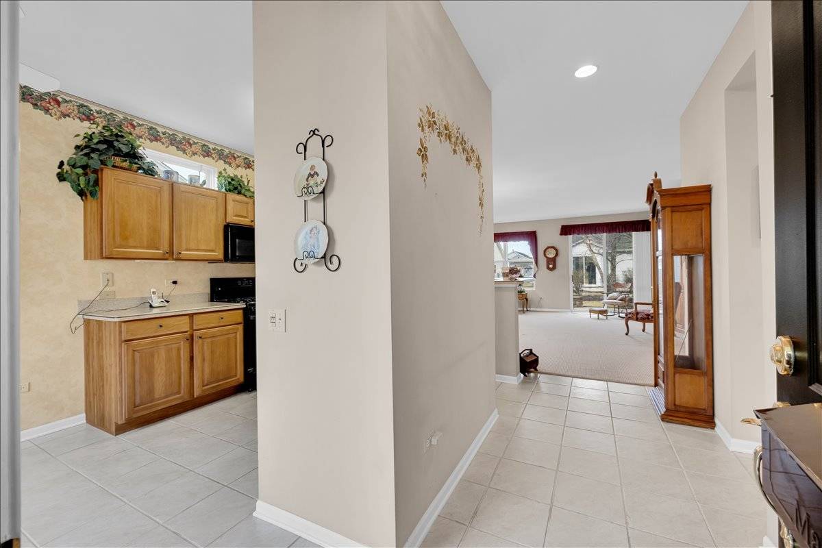 12825 Coventry LN, Huntley, IL 60142